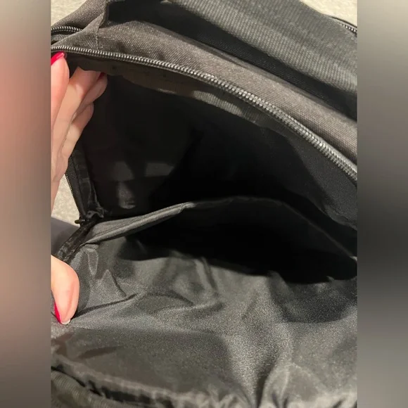 Nike Black and Gray Men's Backpack. NEW - Picture 2 of 4